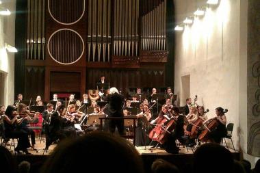 Pavla Kunzová s Jihočeskou komorní filharmonií.